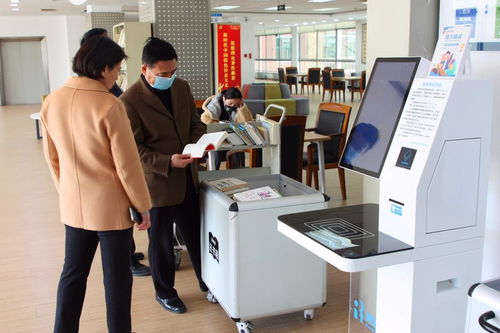 校領(lǐng)導到圖書館檢查指導工作